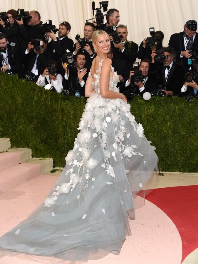 Los mejor y peor vestidos en la Gala Met 2016, Karolina Kurkova .