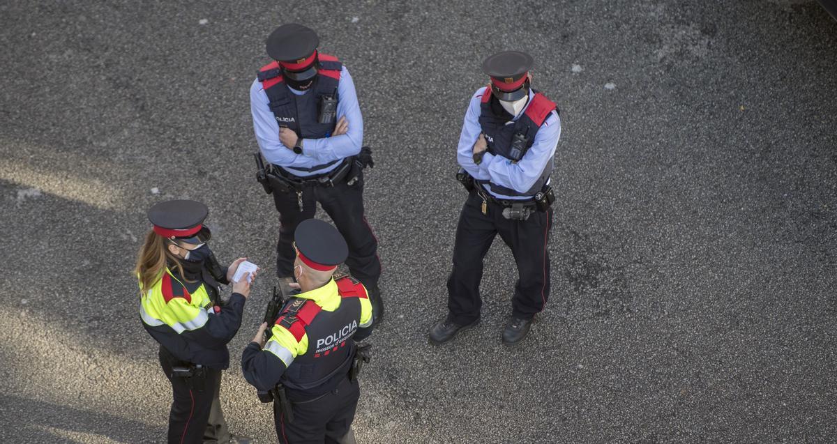 Miembros de los mossos d’esquadra