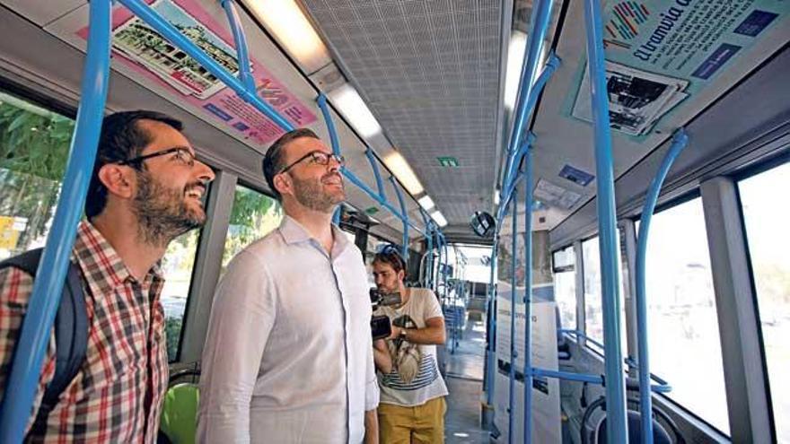 Exposición: La historia del transporte público, dentro de los buses.