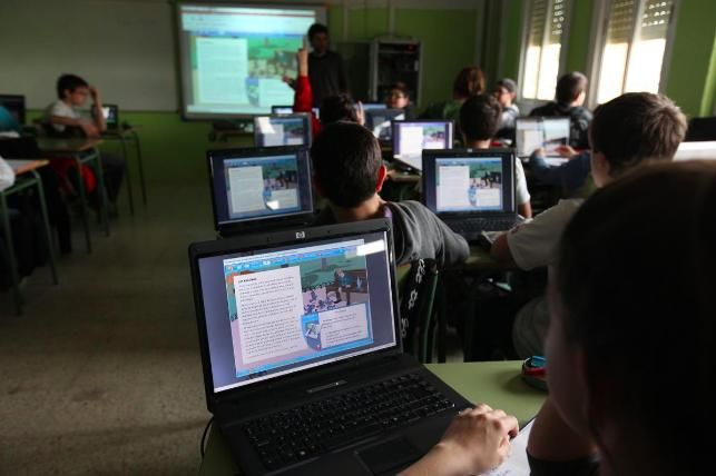 Alumnos de secundaria, en clase.