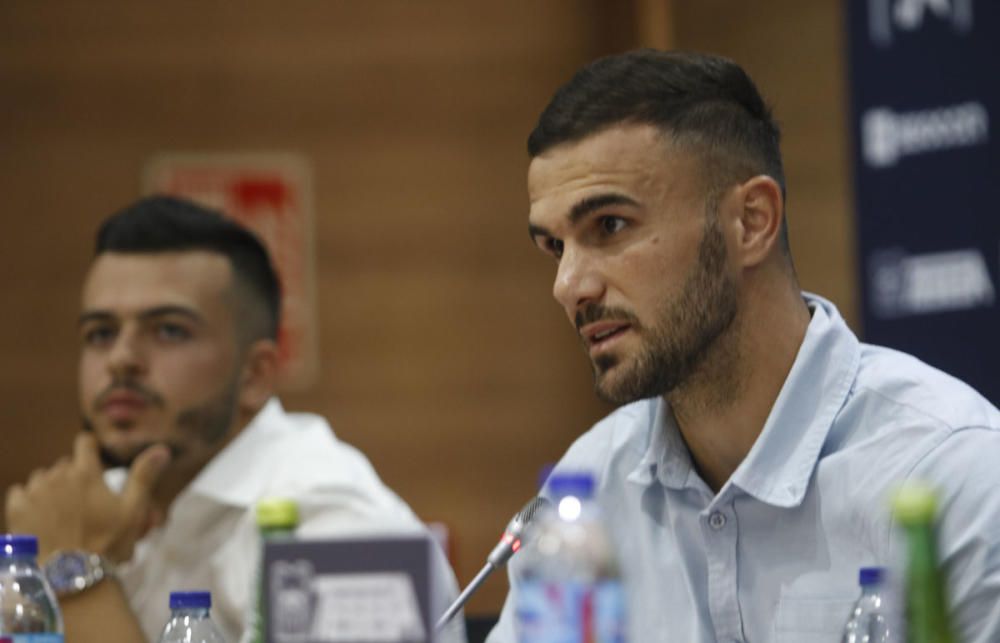 El Málaga CF presenta a Sadiku , González, y Benkhemassa