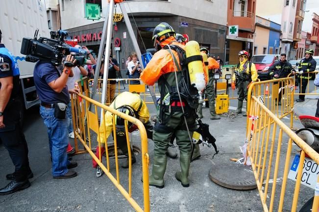 Efectivos de los Bomberos de Las Palmas de Gran ...