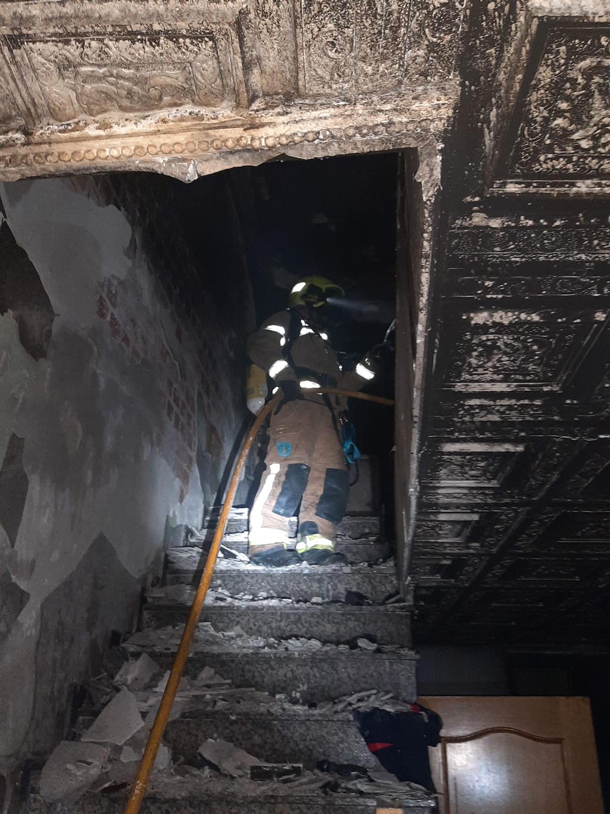 Arde la vivienda de la familia de San Lázaro de Plasencia que está en prisión por el tiroteo mortal.