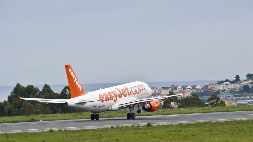 Easyjet volará desde el aeropuerto de A Coruña a Ginebra, Milán y Ámsterdam a partir de abril