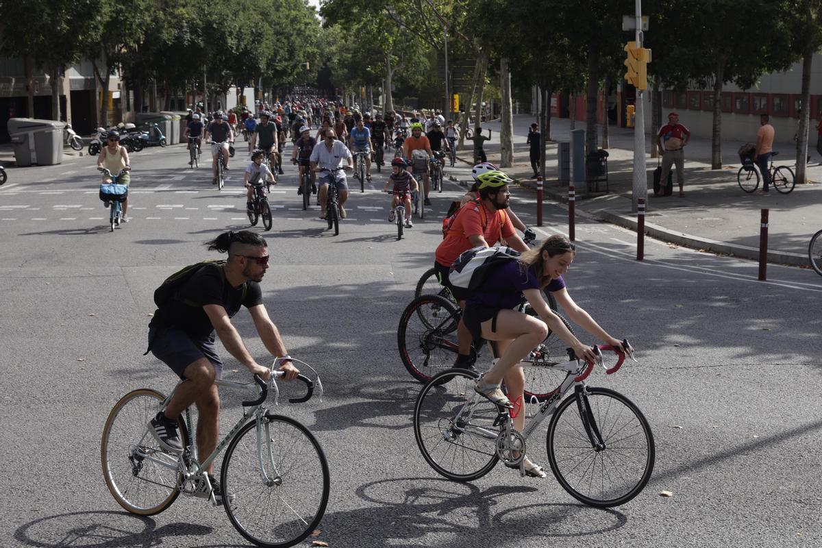 La fiesta de la bicicleta regresa a las calles de Barcelona con la Bicicletada.