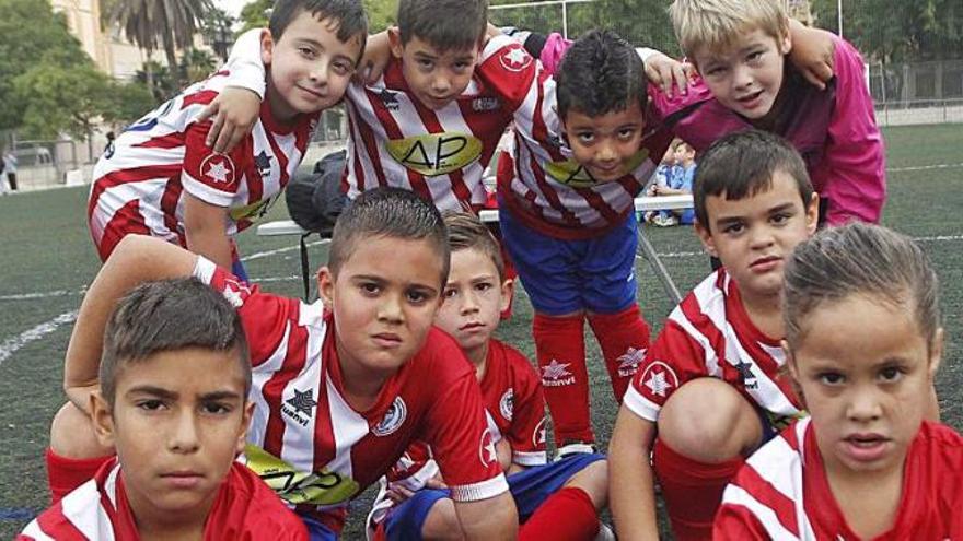 Una imagen de archivo -2015- de jóvenes jugadores del CF Malvarrosa.