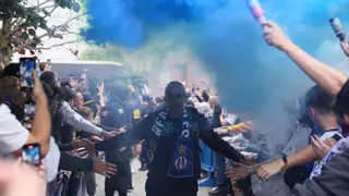 La otra mirada al partido histórico del Avilés: un agitador, el Simeone que se picó con la grada y la fuerza de Bizarrap