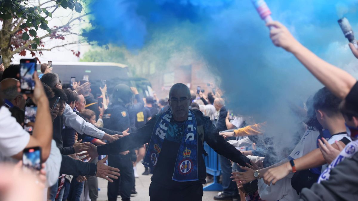 EN IMÁGENES: Avilés se tiñe de blanquiazul para la final por el ascenso ante el Rayo Majadahonda