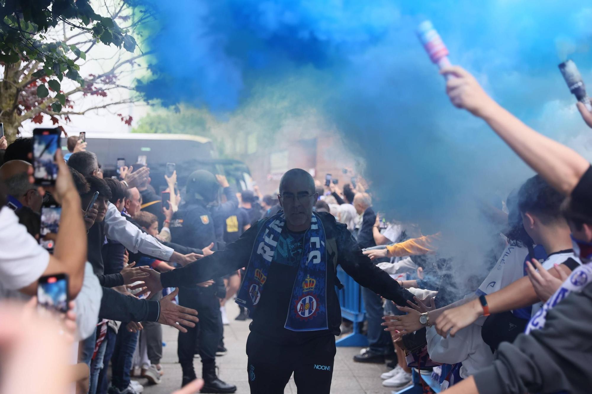EN IMÁGENES: Avilés se tiñe de blanquiazul para la final por el ascenso ante el Rayo Majadahonda