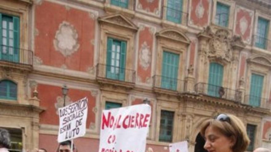 Protesta en Murcia para que no se cierre el Centro Ocupacional de Espinardo