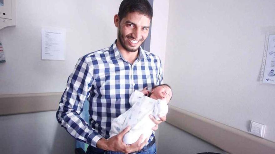 Ahmed Yaddas con su hija Hiba.