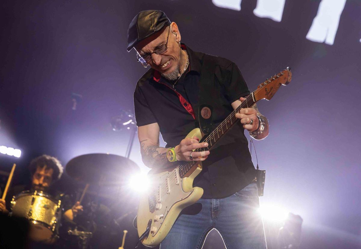 Alicante vibra con el directo de Fito & Fitipaldis