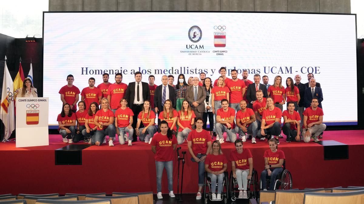 Homenaje a los medallistas y diplomas UCAM-COE