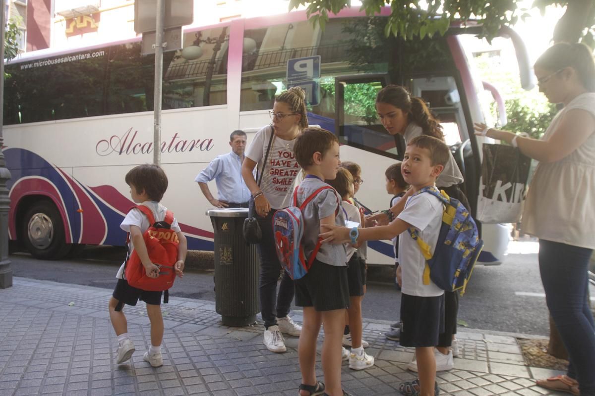 FOTOGALERIA / La vuelta al colegio en Córdoba