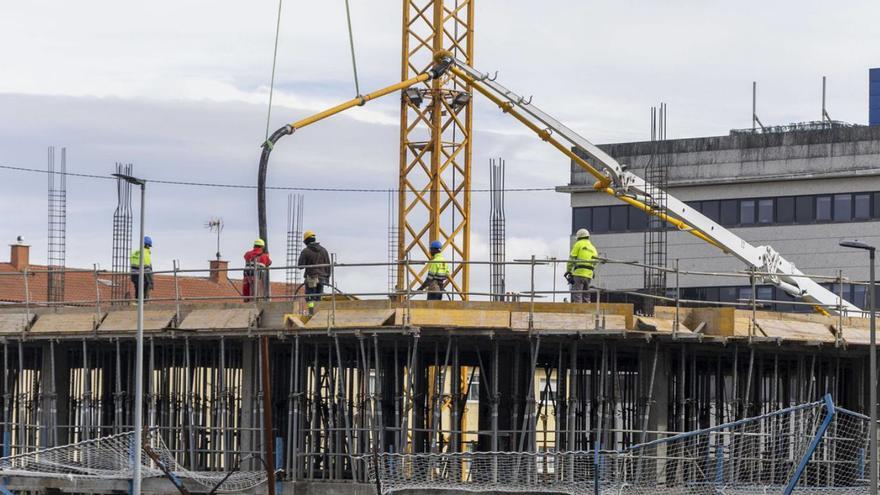 Obras de construcción de viviendas en Galicia. | Jesús Prieto