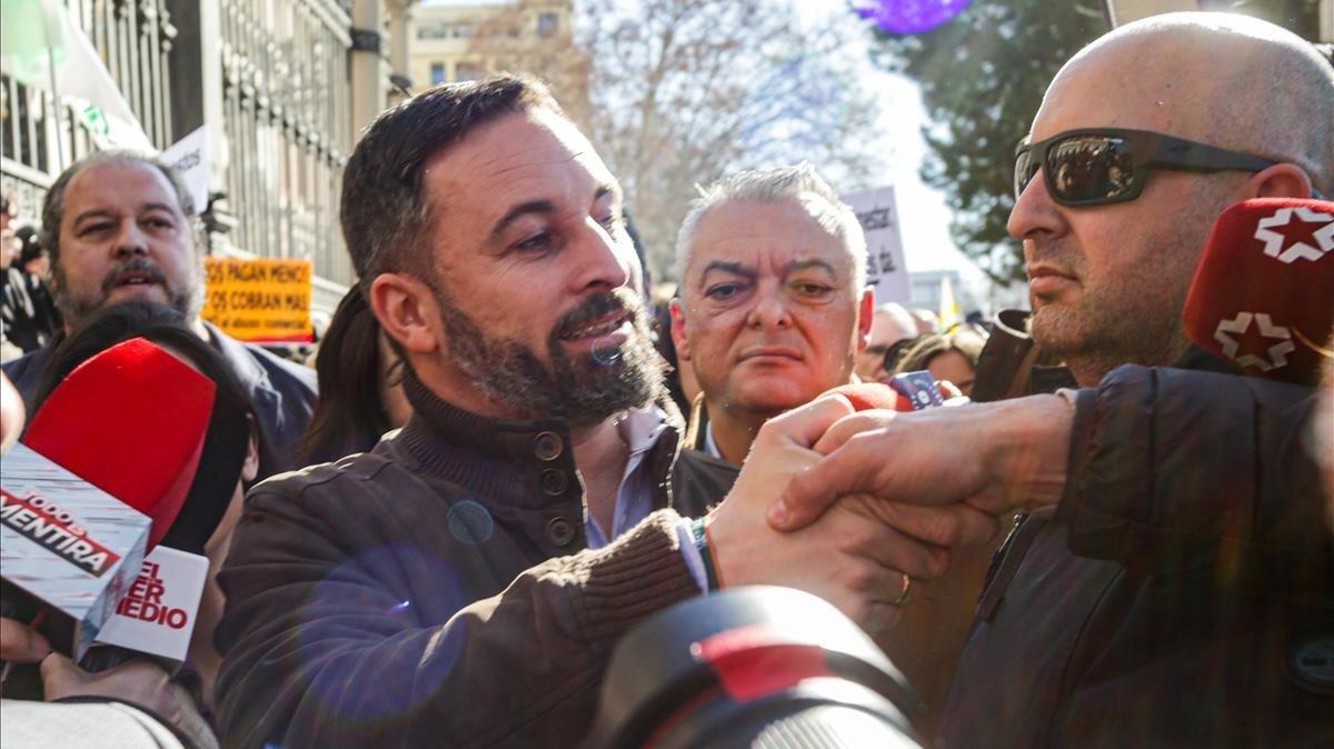 El presidente de Vox, Santiago Abascal, en una de sus últimas salidas públicas a la calle, en una manifestación de la organización agraria COAG en Madrid el pasado 5 de febrero.