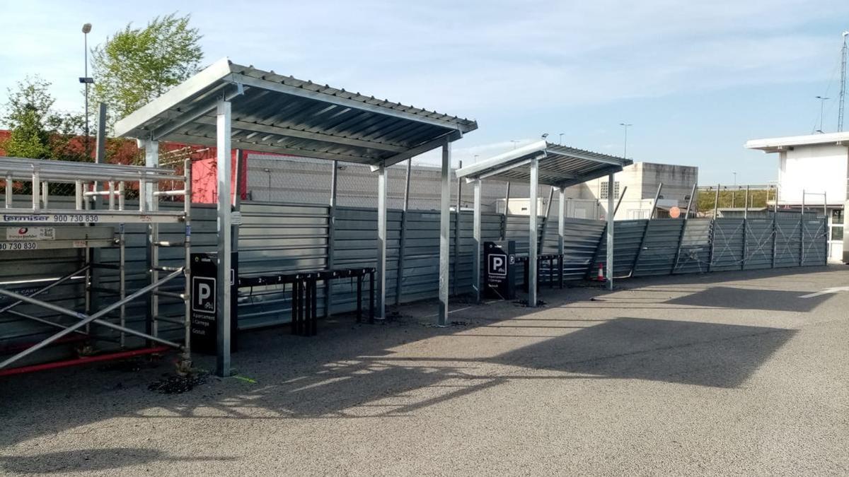 Les noves estacions de càrrega per a patinets elèctrics instal·lades a MercaGirona.