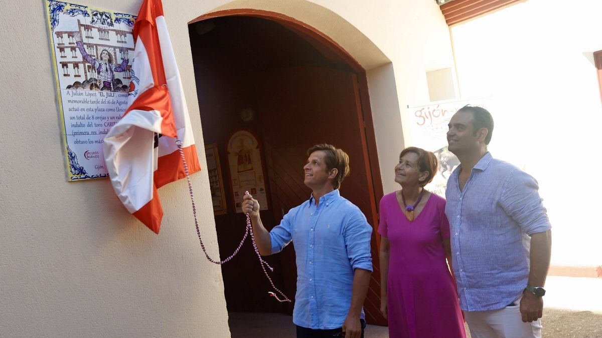 EN IMÁGENES: Así fue el homenaje a El Juli en la plaza de toros de El Bibio