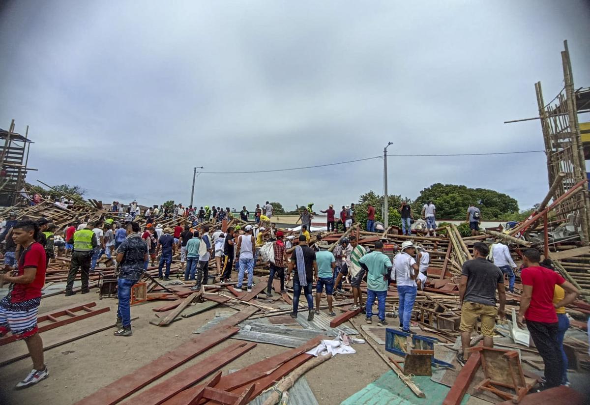 Trágico derrumbe de una grada en una plaza de toros en Colombia: al menos cuatro muertos y decenas de heridos