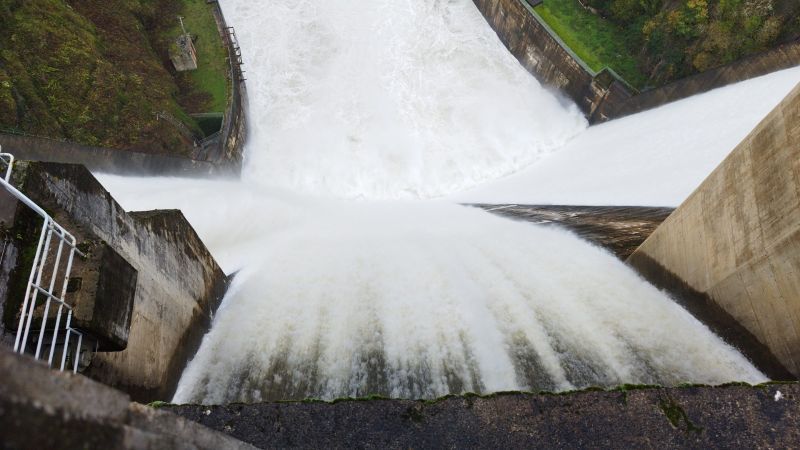 El turismo llega a la hidroeléctrica más grande de Galicia