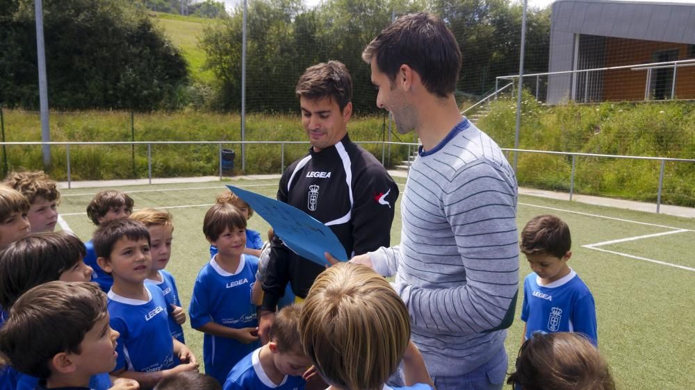 Visita de David Fernández al Campus el Real Oviedo