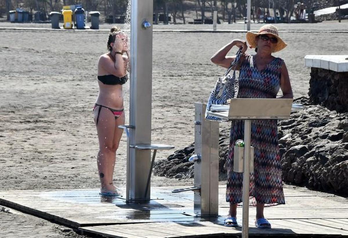 30/10/2019 TELDE.   Calor en Octubre en la playa de Melenara.   Fotógrafa: YAIZA SOCORRO.  | 30/10/2019 | Fotógrafo: Yaiza Socorro