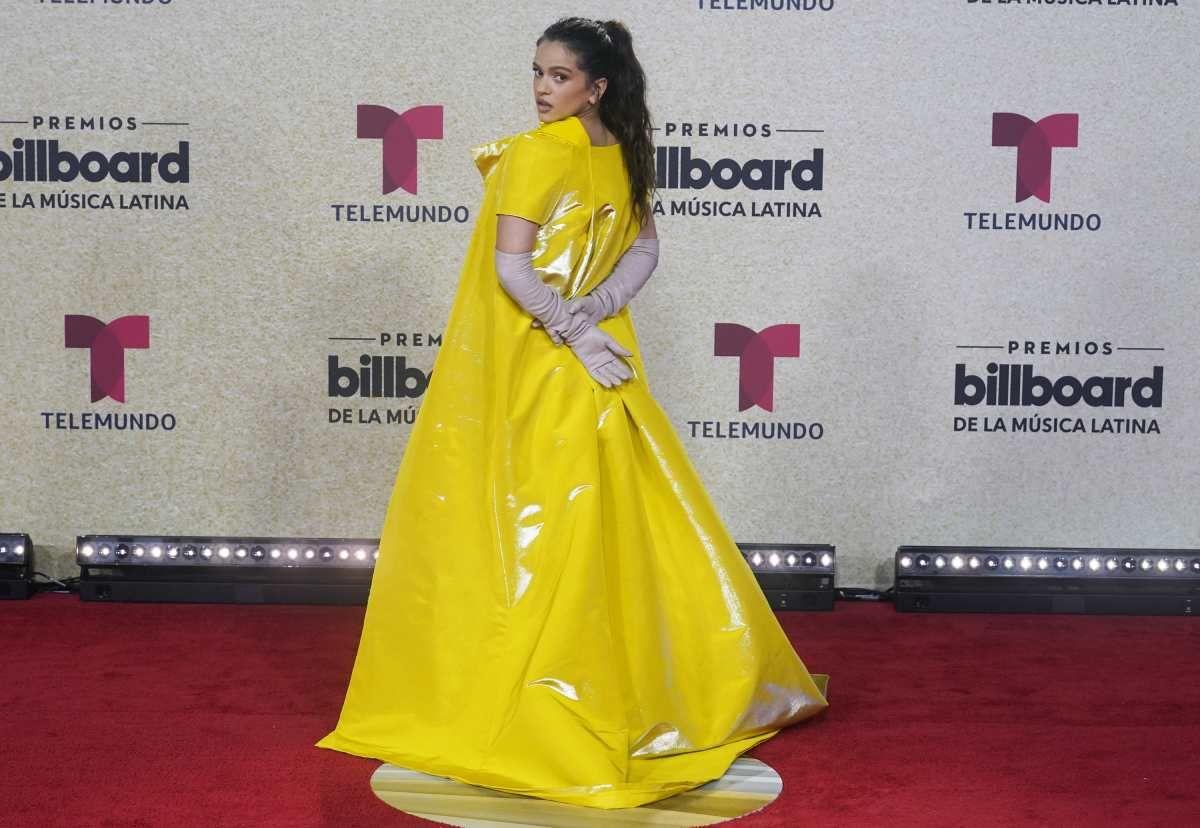 Rosalía con vestido amarillo de Valentino