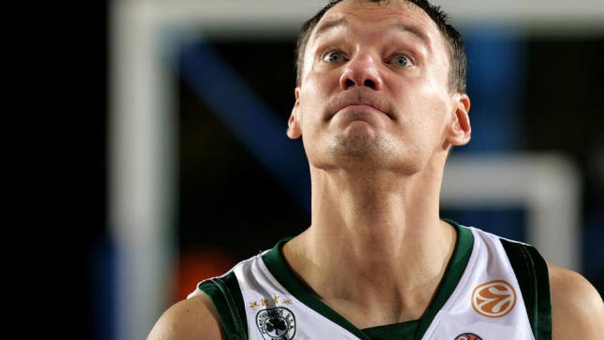 un tipo diferente. Sarunas Jasikevicius afronta su segunda temporada en el Panathinaikos tras no triunfar en la NBA.