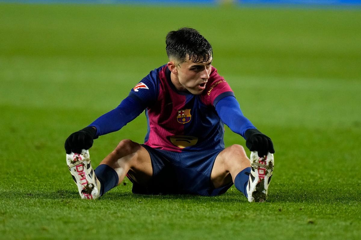 Pedri, desolado, tras la derrota del Barça frente al Atlético.