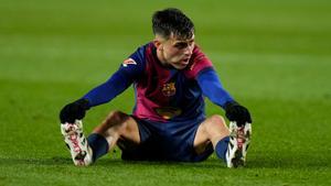 Pedri, desolado, tras la derrota del Barça frente al Atlético.