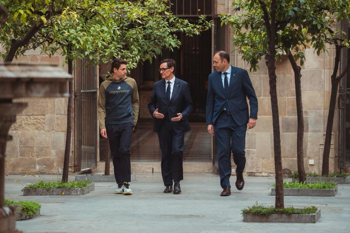 Cardona enraona amb Illa i el conseller d'Esports, Berni Álvarez