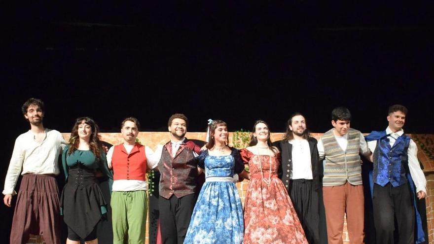 Los posibles amores de Calderón de la Barca, en A Coruña al ritmo de Katy Perry, Rosalía y 'Grease'