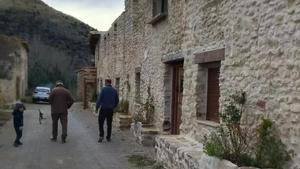 Donde antes había ruinas hoy empiezan a levantarse viviendas rehabilitadas para alojamientos rurales y segundas residencias sostenibles.