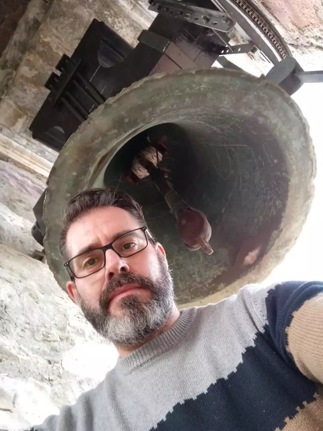 José Vicente Manzana le da vida a la tradición del ‘campaner’