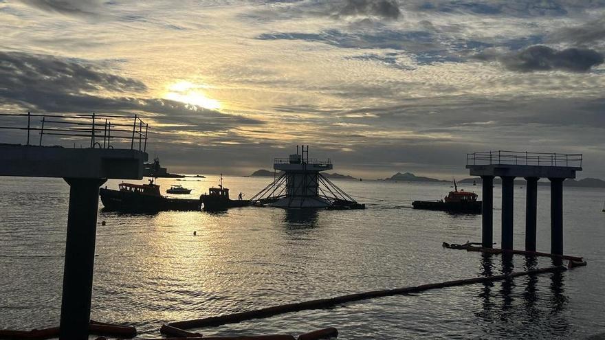 El Puerto de Vigo corta seis días el paseo de los peces de Bouzas para colocar las pasarelas de «Peiraos do Solpor»