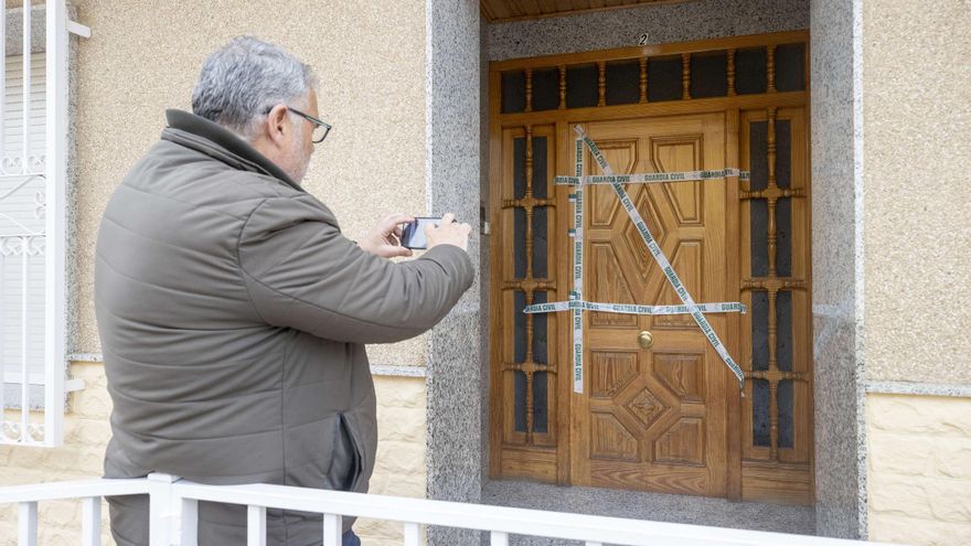 Investigan la muerte de una vecina hallada en un charco de sangre en su casa de Archena