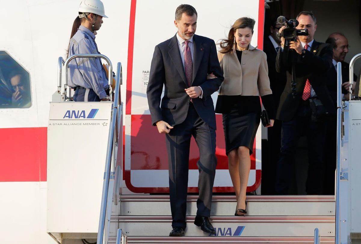 Letizia Ortiz a su llegada a Japón junto a Felipe VI