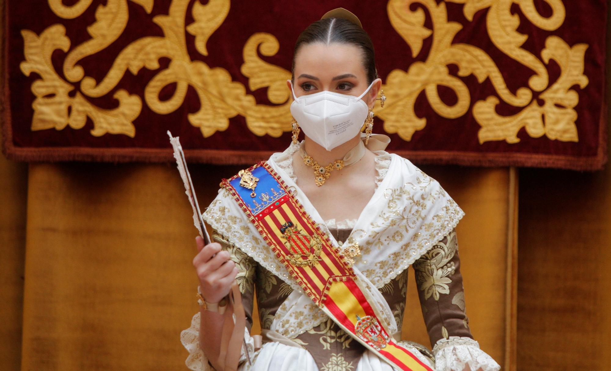 Sábado de Fallas en abril para Consuelo Llobell y la corte