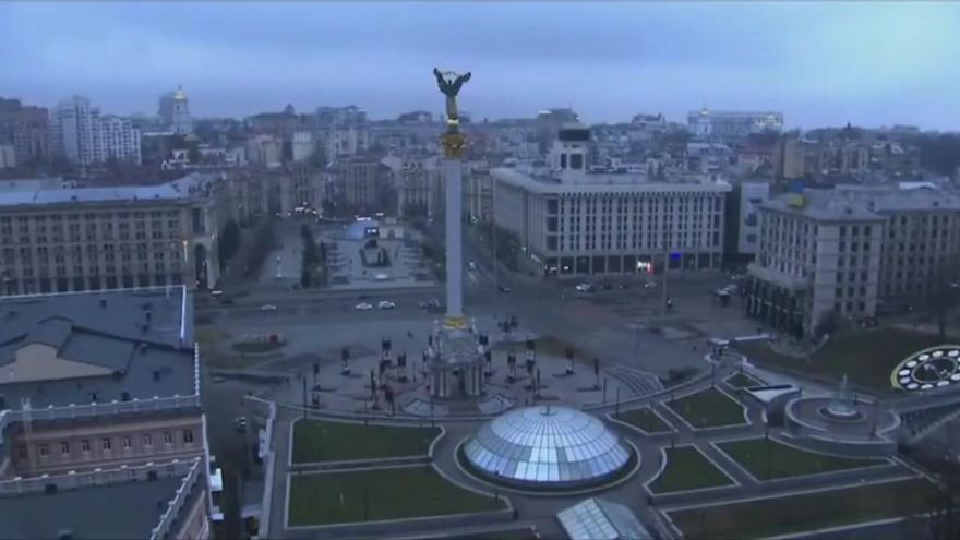 Suenan las sirenas en la plaza de la Independencia en Kiev tras el ataque de Rusia