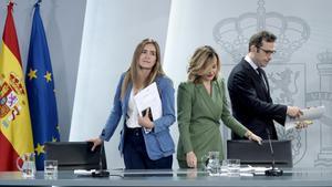 Pilar Alegría, Sara Aagesen y Carlos Cuerpo durante la rueda de prensa posterior al Consejo de Ministros.