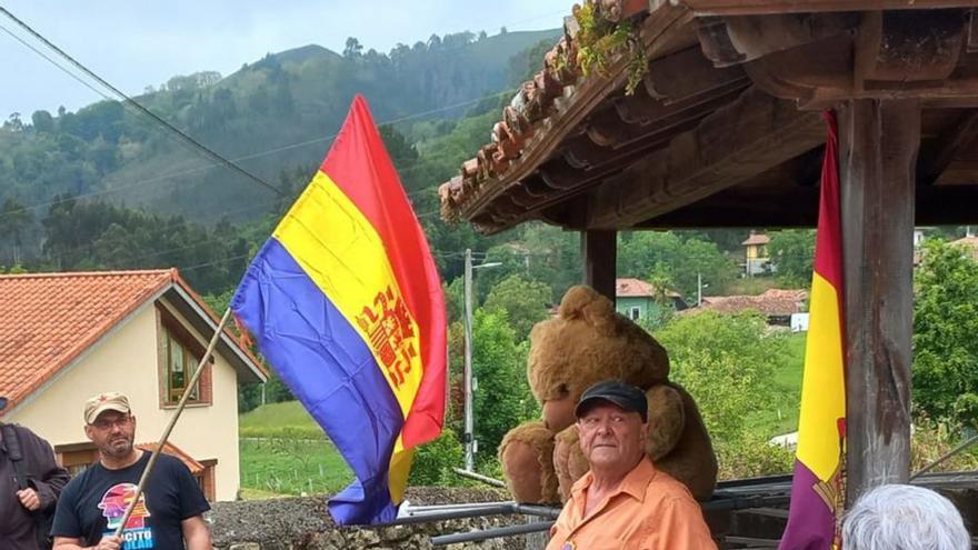 Fiesta del oso regicida en Cangas de Onís