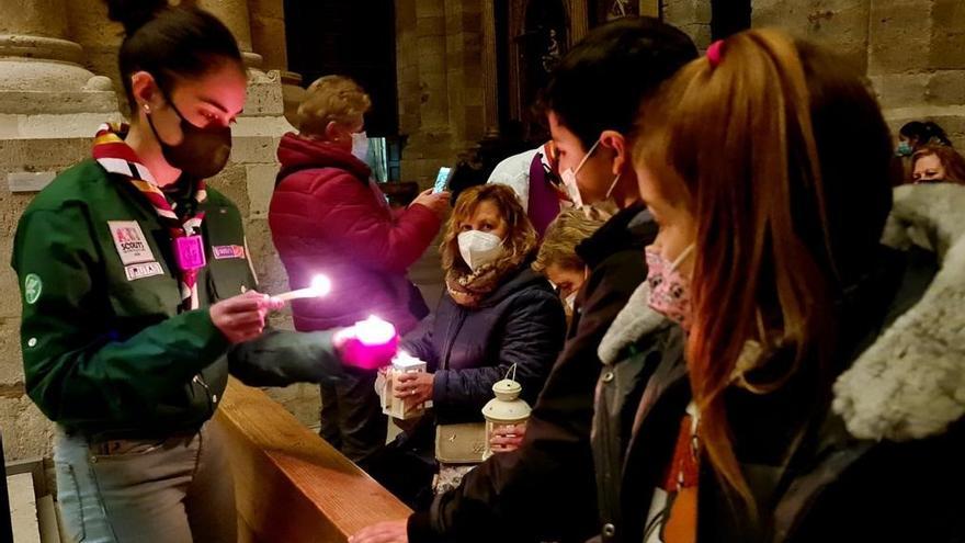 “Gothorum” comparte la luz de la Paz de Belén en la Colegiata de Toro