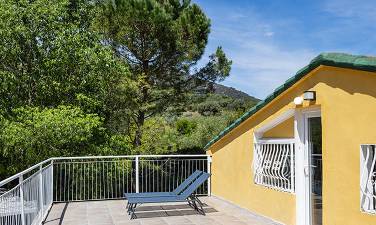 Otra imagen de la casa retiro dedicada a la espiritualidad en la Serra d'Espadà.