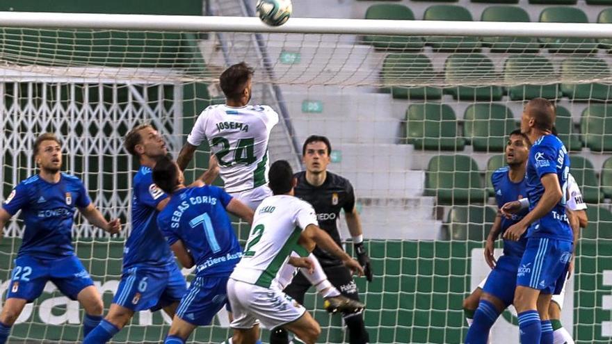 Imagen del último partido entre Elche y Oviedo, que data de 2020
