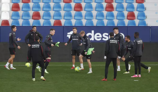 Sesión del Levante en el Ciutat antes de enfrentarse al Valencia