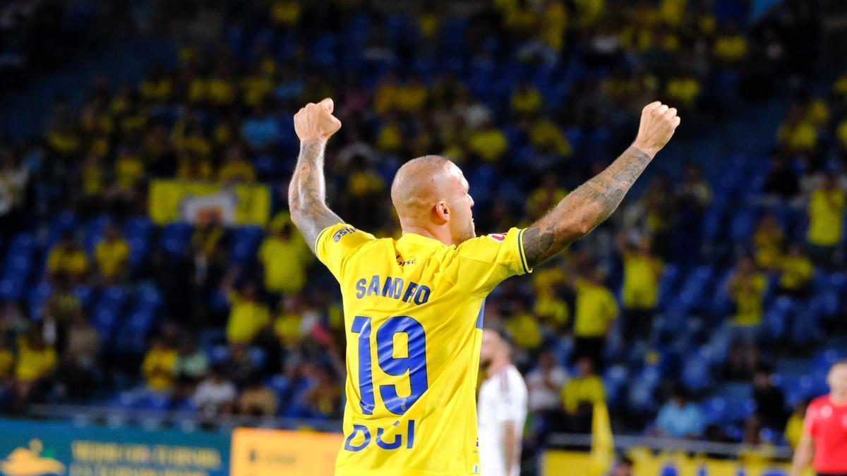 Los viejos rockeros dan la nota en una UD Las Palmas con raíces