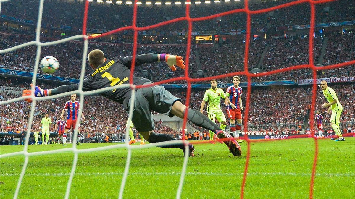 ¡Qué locura, Ter Stegen! ¿Os acordáis de la doble parada del azulgrana ante el Bayern?