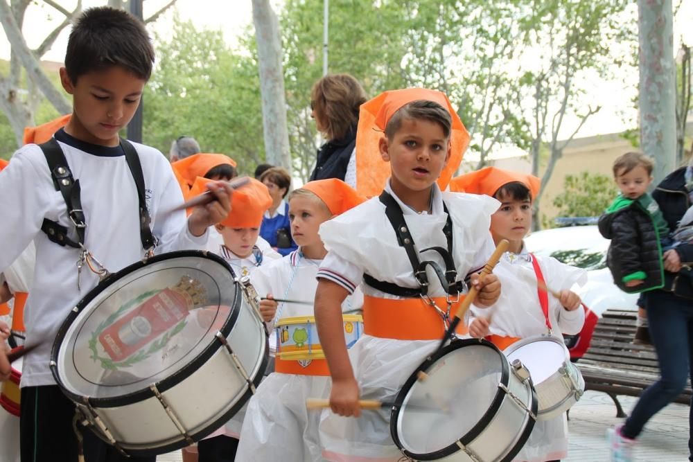 Procesión de los alumnos de Primaria e Infantil del colegio Adoratrices de Cartagena