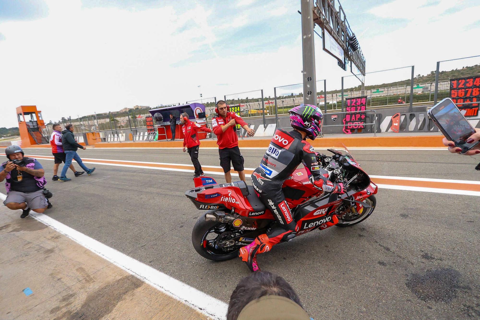 Primeras imágenes de Marc Márquez entrenando con la Ducati en Cheste