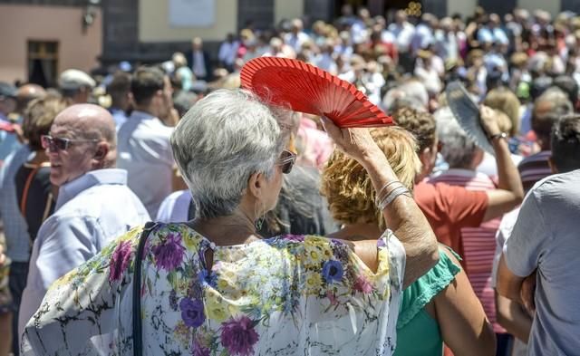 Procesión en Santa María de Guía